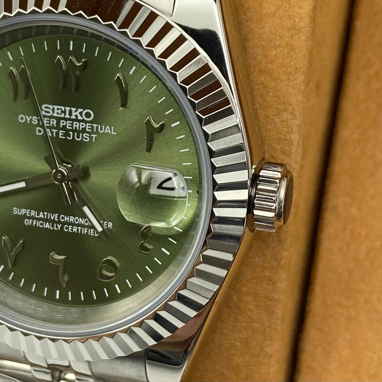 Seiko Mod Datejust - Chiffre Arabe - Émeraude Royal